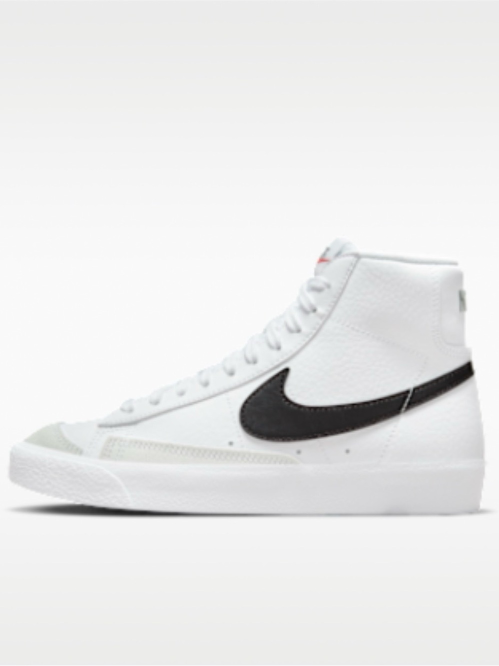 NEW - Nike Blazer Mid ‘77High-Top Sneaker White/Black